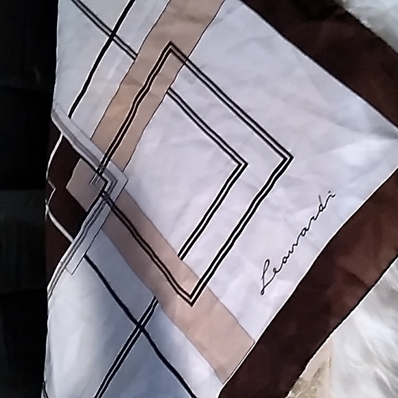 SCARVES - Picture 5 of 11